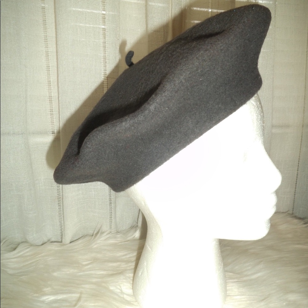 Vintage 100% Wool Beret Basque ~ French Chic Hat - Picture 4 of 5